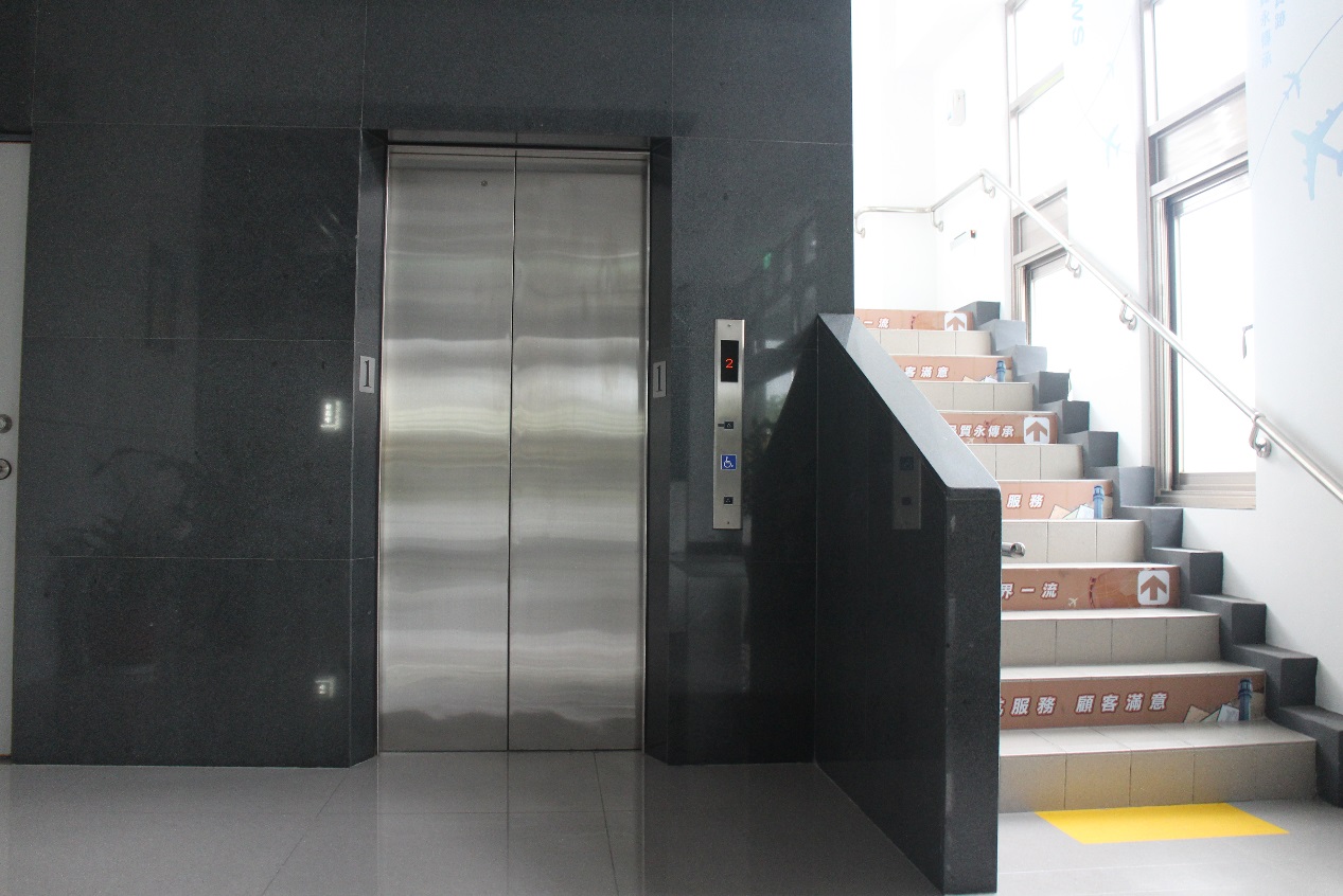 新行政大樓1樓無障礙電梯